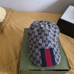 Authentic Gucci Blue and Red Patterned Men's Hat